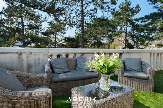 Piso / Apartamento en Le Plessis-Robinson, Altos de Sena