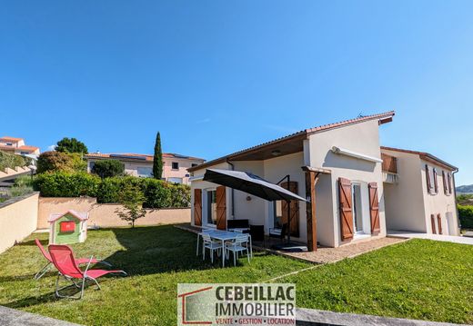 Luxury home in Saint-Amant-Tallende, Puy-de-Dôme