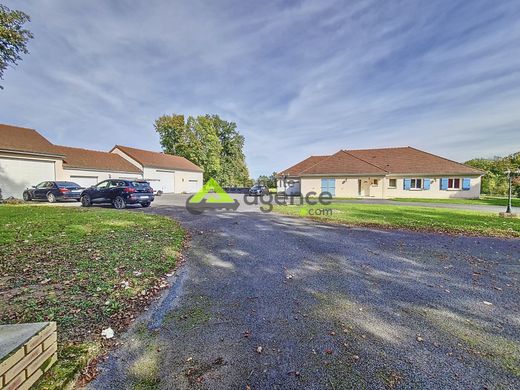 Luxus-Haus in Dun-le-Palestel, Creuse