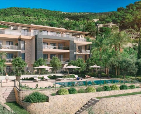 Apartment / Etagenwohnung in Èze, Alpes-Maritimes