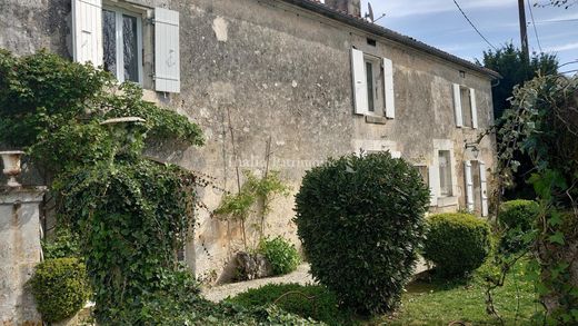 Luxury home in Vieux-Mareuil, Dordogne