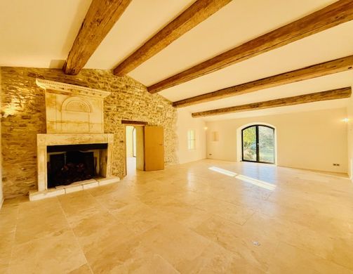 Luxury home in Ménerbes, Vaucluse