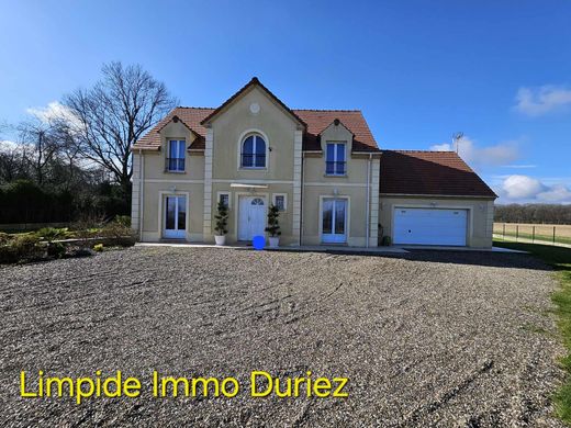 Luxe woning in Auneuil, Oise