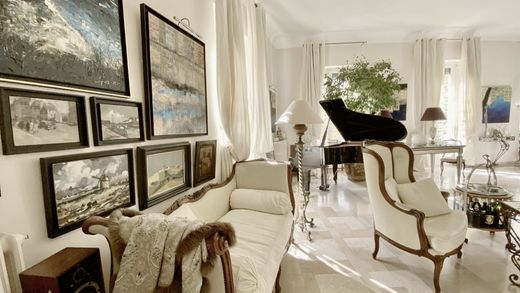 Appartamento a Nîmes, Gard