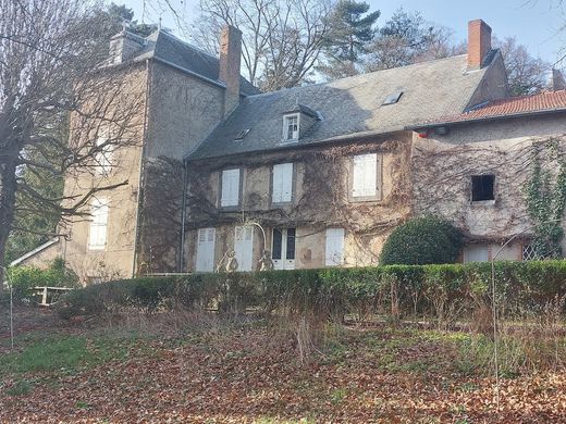 Luxury home in Busset, Allier