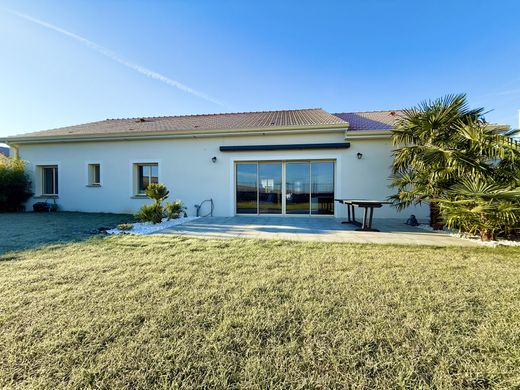 Luxury home in Bezannes, Marne