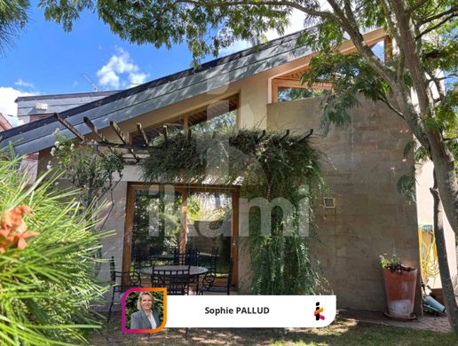 Casa di lusso a Aulnay-sous-Bois, Seine-Saint-Denis