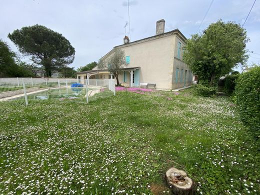 Элитный дом, La Réole, Gironde