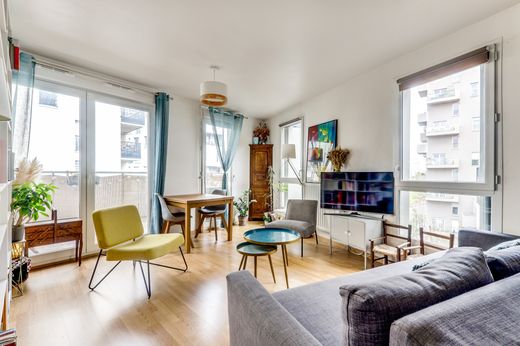 Apartment / Etagenwohnung in Saint-Ouen, Seine-Saint-Denis