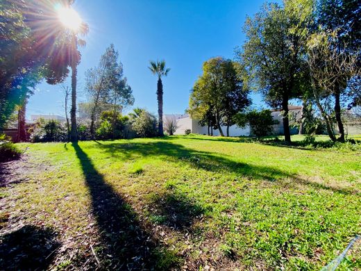 أرض ﻓﻲ Lattes, Hérault