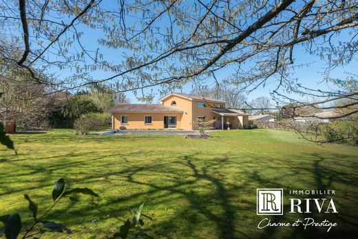 Luxury home in Camblanes, Gironde