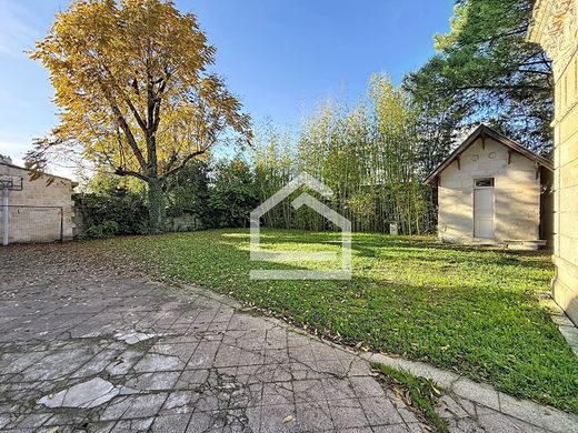 Apartment / Etagenwohnung in Bordeaux, Gironde