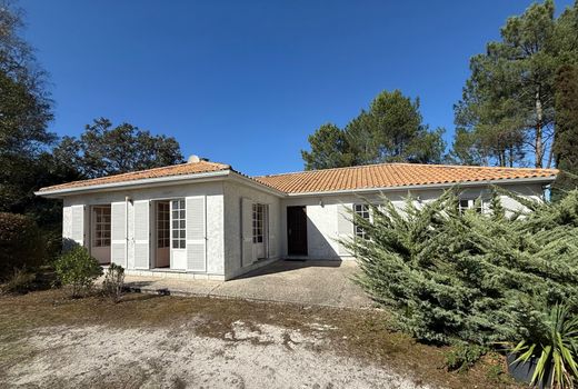 Casa di lusso a Lugos, Gironda