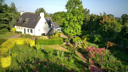 Luxury home in Hillion, Côtes-d'Armor