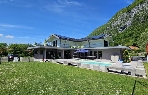 Villa in Dingy-Saint-Clair, Haute-Savoie