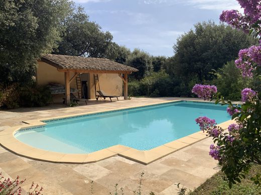 Luxus-Haus in Uzès, Gard