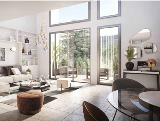 Apartment / Etagenwohnung in Saint-Laurent-du-Var, Alpes-Maritimes