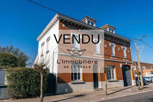 Villa in Annoeullin, North