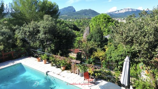 Villa in Saint-Mathieu-de-Tréviers, Hérault