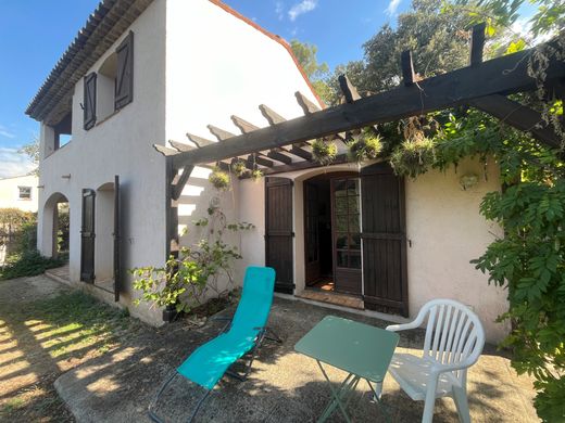 Villa in Auribeau-sur-Siagne, Alpes-Maritimes