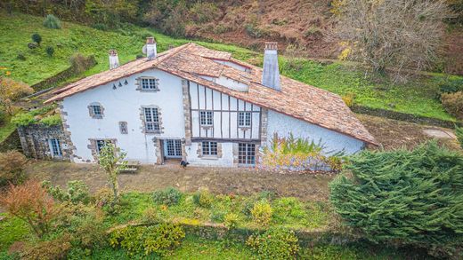 Maison de luxe à Saint-Pée-sur-Nivelle, Pyrénées-Atlantiques