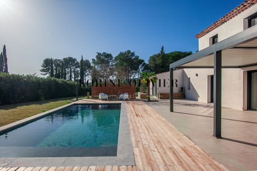 Luxury home in Ventabren, Bouches-du-Rhône