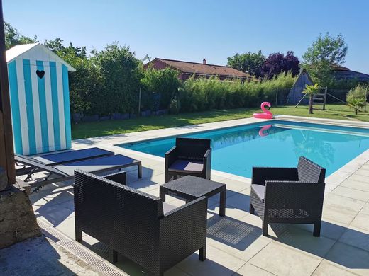 Luxury home in Saint-Ignat, Puy-de-Dôme