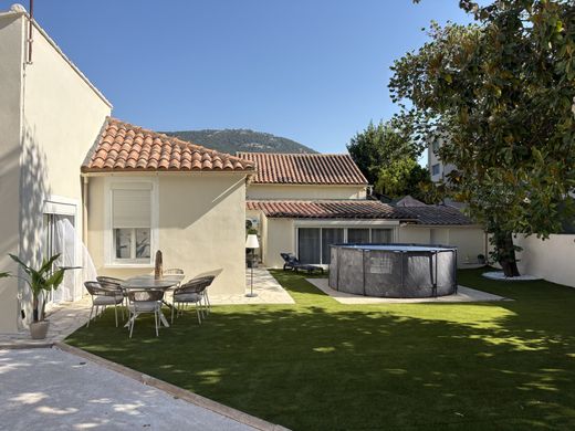 Luxury home in Toulon, Var