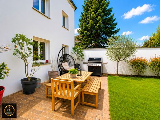 Luxury home in Nanterre, Hauts-de-Seine