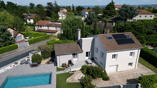 Luxury home in Charly, Rhône