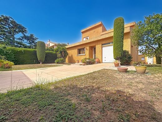 ‏בתי יוקרה ב  Cabestany, Pyrénées-Orientales