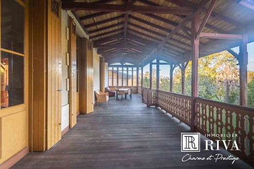 Luxury home in Quinsac, Gironde