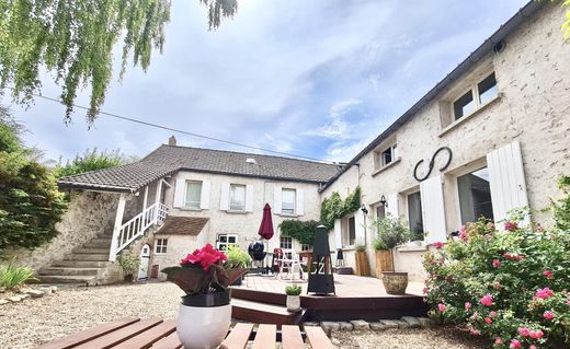 Casa di lusso a Saint-Martin-la-Garenne, Yvelines