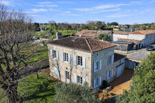Luxury home in Marmande, Lot-et-Garonne