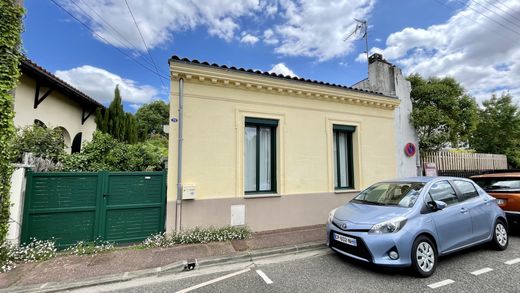 Casa di lusso a Le Bouscat, Gironda