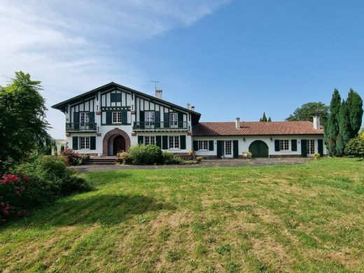 Casa di lusso a Saint-Palais, Pirenei atlantici
