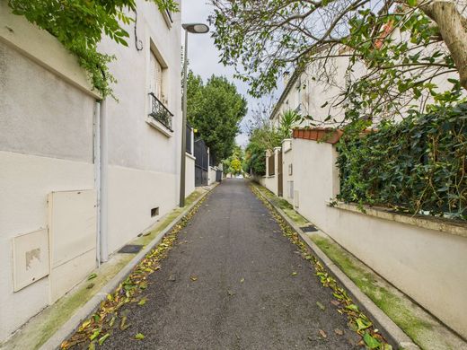 Πολυτελή κατοικία σε Suresnes, Hauts-de-Seine