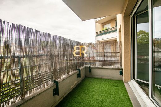 Apartment in Le Kremlin-Bicêtre, Val-de-Marne