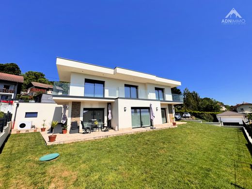 Luxury home in Péron, Ain