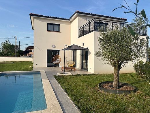 Casa di lusso a Saint-Hilaire-de-Lusignan, Lot-et-Garonne