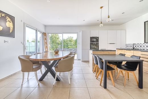 Casa di lusso a Saint-Barthélemy-d'Anjou, Maine-et-Loire