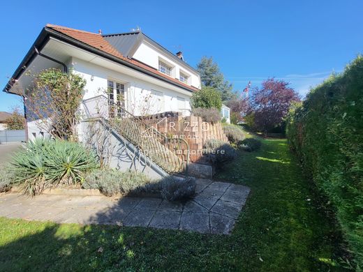 Luxe woning in Reignier-Ésery, Haute-Savoie