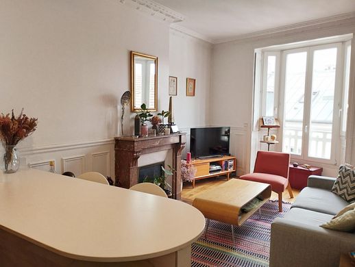 Apartment / Etagenwohnung in Saint-Mandé, Val-de-Marne