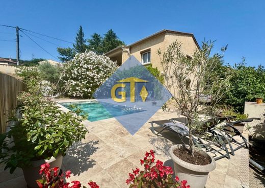 Luxus-Haus in Bagnols-sur-Cèze, Gard