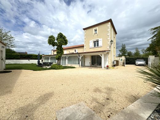 Saint-Sylvestre-sur-Lot, Lot-et-Garonneの高級住宅