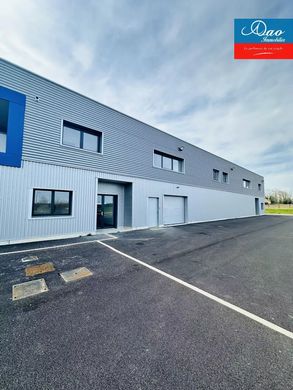 Office for rent in Sainte-Savine