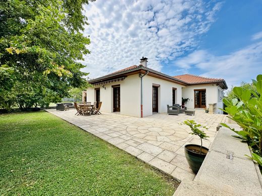 Maison de luxe à Beaumont-lès-Randan, Puy-de-Dôme