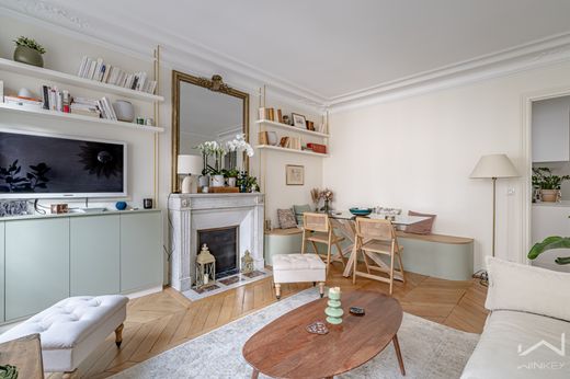 Apartment in Neuilly-sur-Seine, Hauts-de-Seine