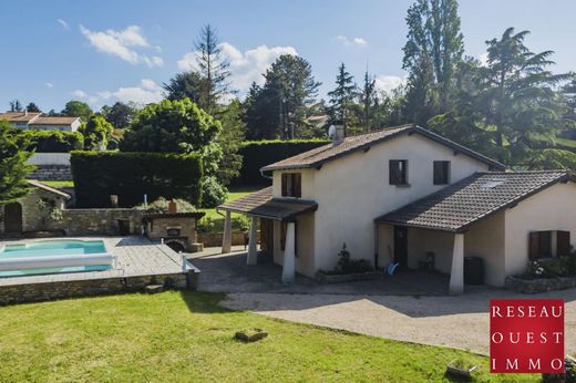 Luxury home in Dommartin, Rhône
