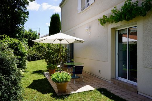 Luxe woning in Caudéran, Gironde